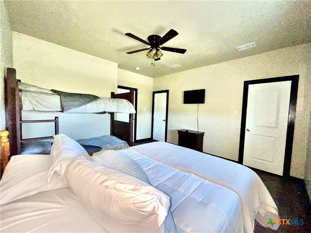 bedroom with ceiling fan