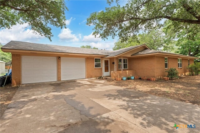 1305 W 3 A St, Mcgregor, TX 76657 - photo 1