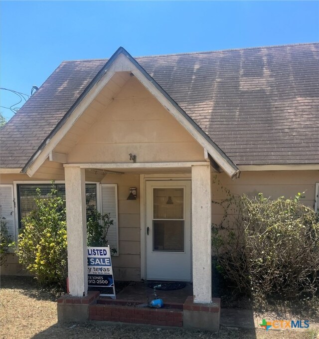 view of property entrance