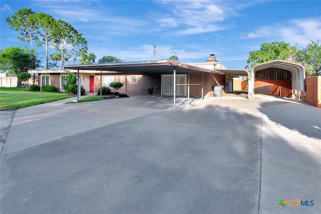 925 Eden Roc St, Victoria, TX 77904 - single story home featuring concrete driveway and brick siding