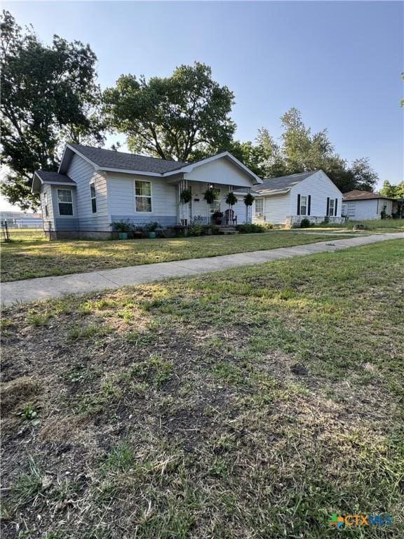 1514 S 15th St, Temple, TX 76504 - ranch-style home featuring a front yard