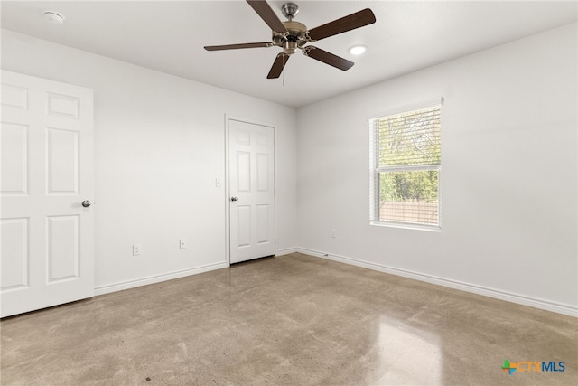 empty room with ceiling fan