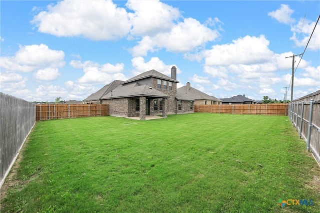 view of yard with a patio area