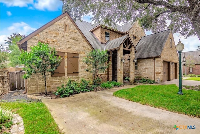 view of front of house with a front yard