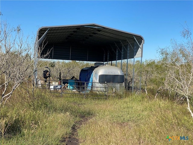 000 County Rd 407, Waelder, TX 78959