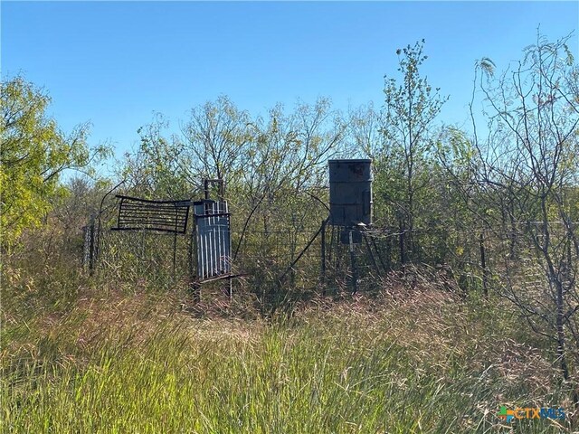 000 County Rd 407, Waelder, TX 78959