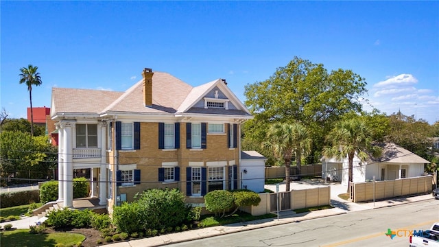 view of front of house