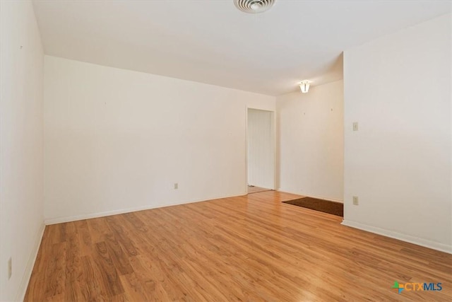 302 W Upshaw Ave, Temple, TX 76501 - empty room with light wood-style flooring and baseboards