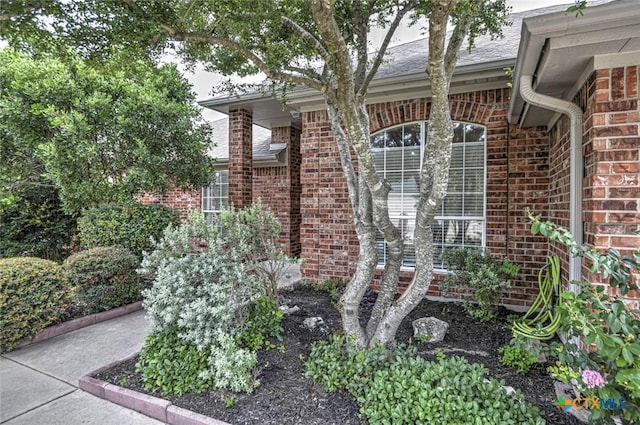 2109 Southport Dr, Killeen, TX 76542 - exterior view of brick siding, gutters, and a downspout
