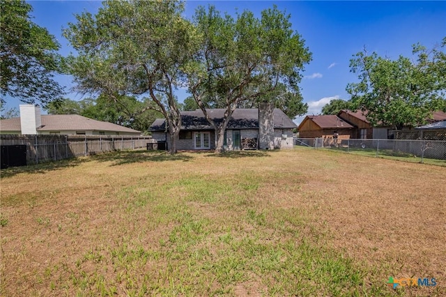 313 Pheasant Dr, Victoria, TX 77905 - view of yard