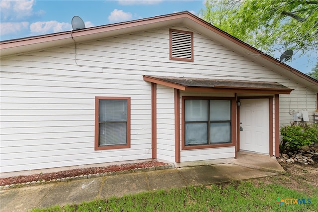 5111 Anacacho St, San Antonio, TX 78217 - view of side of home