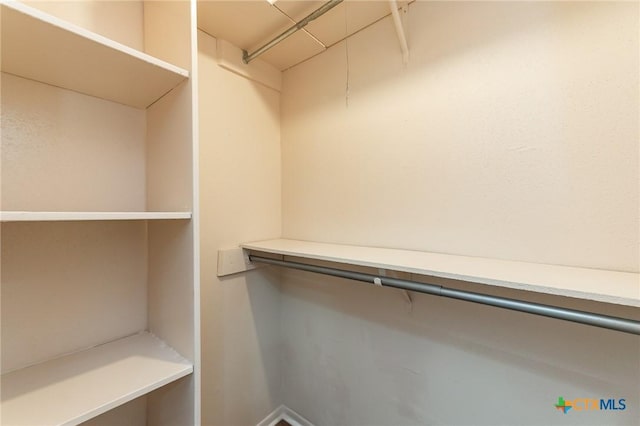 5111 Anacacho St, San Antonio, TX 78217 - view of walk in closet