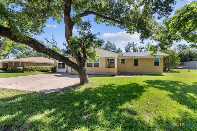 2105 S 49th St, Temple, TX 76504 - back of house with a lawn