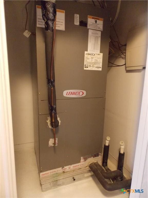 513 Pumpkin Dr, Temple, TX 76502 - utility room featuring heating unit