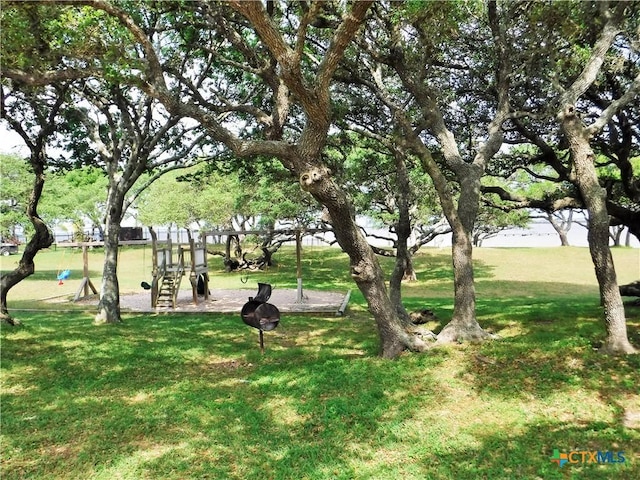 1664 W Bayshore Dr, Palacios, TX 77465