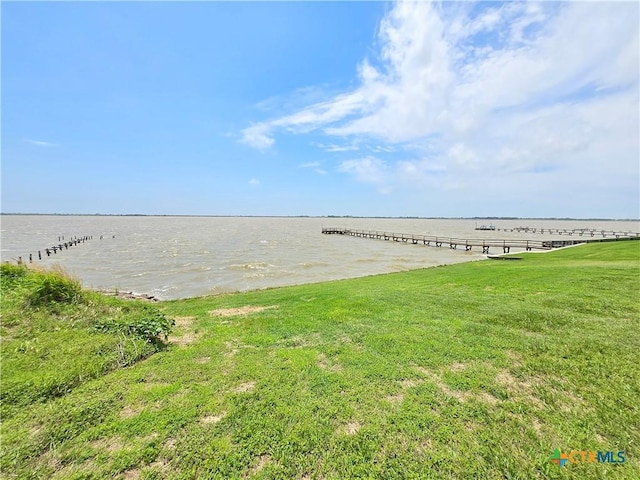 1664 W Bayshore Dr, Palacios, TX 77465
