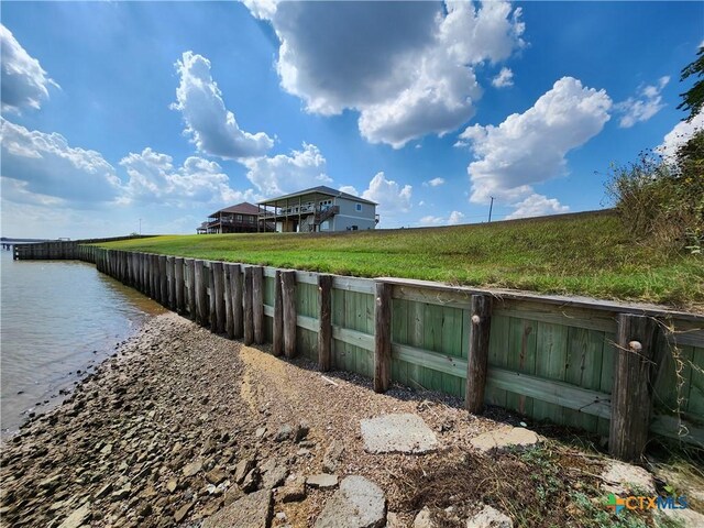 1664 W Bayshore Dr, Palacios, TX 77465
