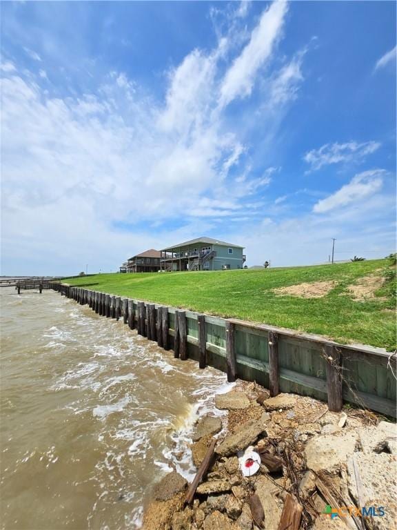 1664 W Bayshore Dr, Palacios, TX 77465