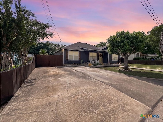 701 Clark St, Gonzales, TX 78629 - view of front of home