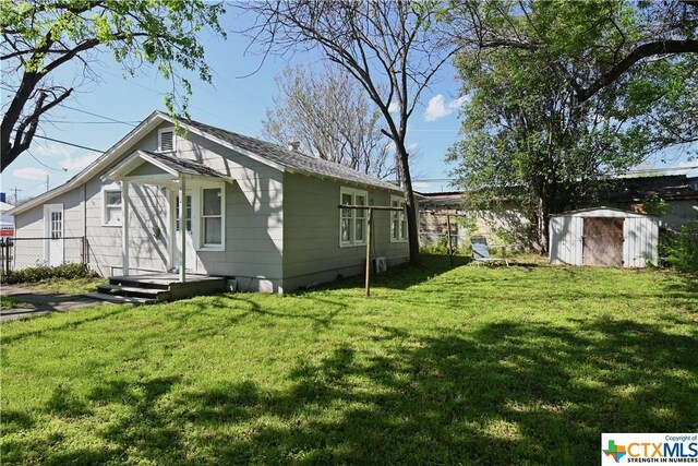 402 Michna St, Seguin, TX 78155 - photo 3