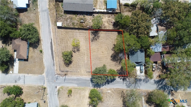 Listing photo 2 for 220 Daisy Ave, Luling TX 78648