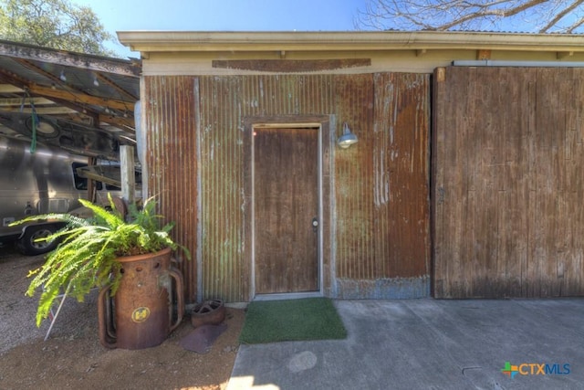 view of outbuilding