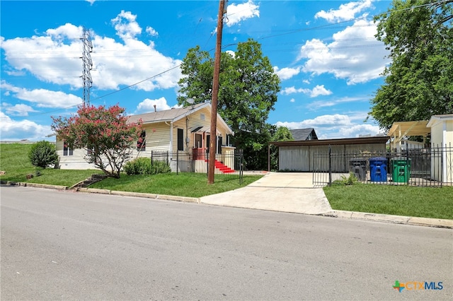 view of front of home with a front lawn