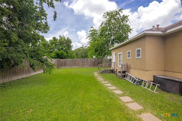 905 N Navarro St, Victoria, TX 77901 - view of fenced backyard