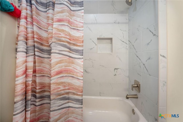 105 N Redfish Retreat Dr, Port Lavaca, TX 77979 - full bath featuring shower / tub combo