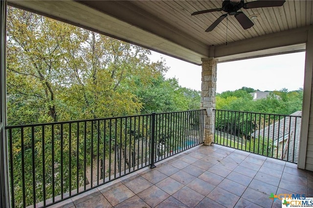 balcony with ceiling fan