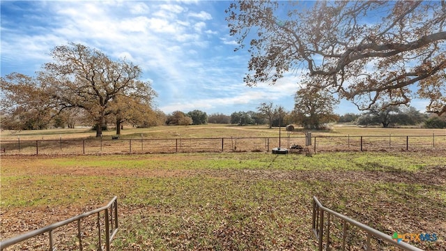 view of yard featuring a rural view