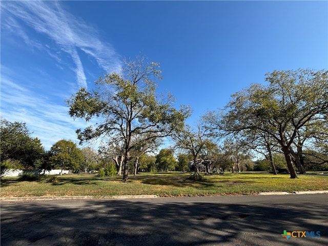 Listing photo 3 for 67 S Hampton Dr, Seguin TX 78155