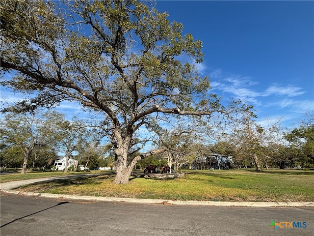 Listing photo 2 for 67 S Hampton Dr, Seguin TX 78155