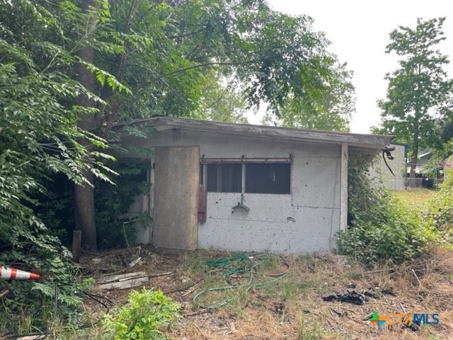 303 N Rusk Ave, Cameron, TX 76520 - photo 25