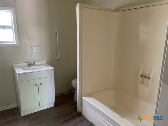 303 N Rusk Ave, Cameron, TX 76520 - photo 23