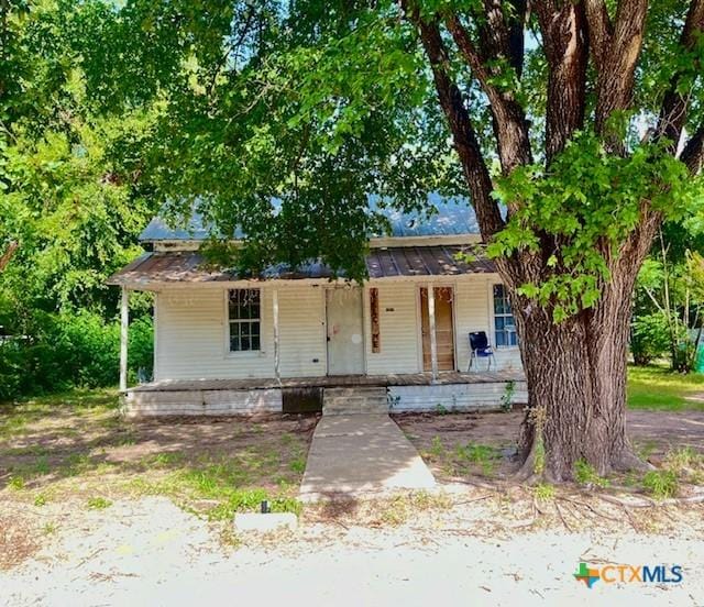 303 N Rusk Ave, Cameron, TX 76520 - photo 1
