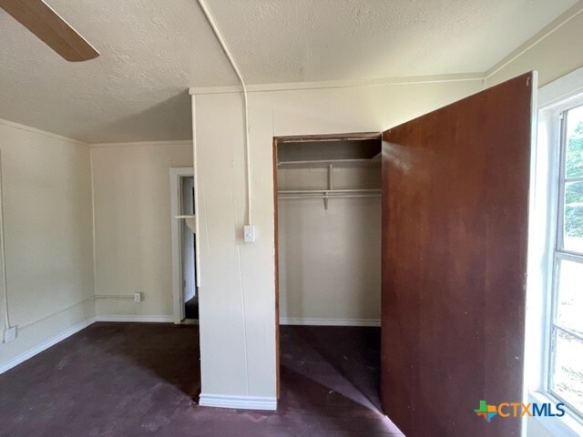 303 N Rusk Ave, Cameron, TX 76520 - photo 9