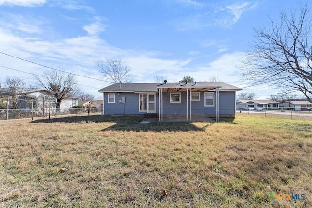 view of front facade with a front lawn