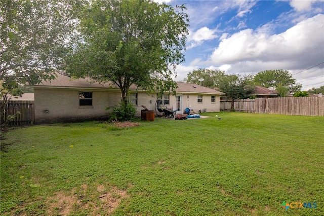 203 Yorkshire Ln, Victoria, TX 77904 - view of fenced backyard