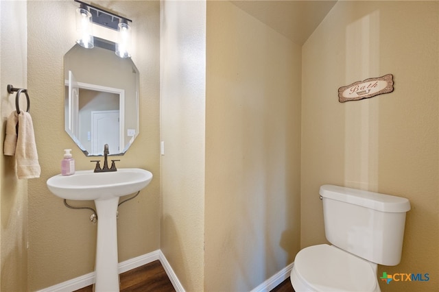 3416 Winding Shore Ln, Pflugerville, TX 78660 - half bath featuring toilet