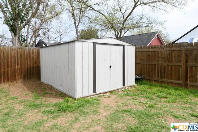 view of outbuilding