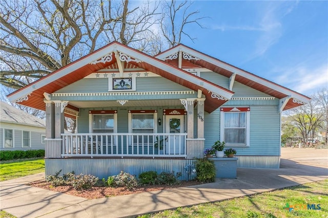 508 N Wall St, Belton, TX 76513 - victorian house featuring a porch