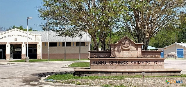 view of community / neighborhood sign