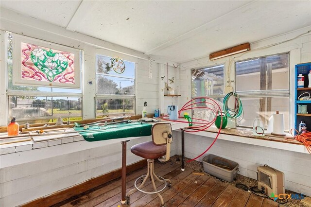 134 Daisy Ln, Whitney, TX 76692 - recreation room featuring hardwood / wood-style floors