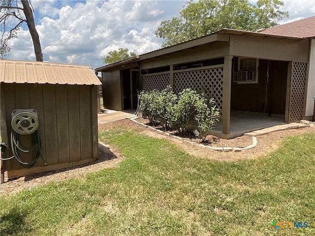 view of yard with a patio area