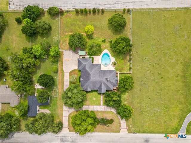 803 S Converse St, Flatonia, TX 78941 - bird's eye view of a pool