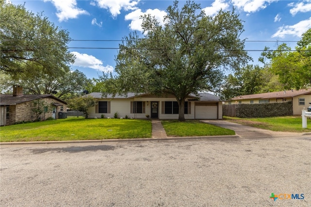 810 S Welhausen Ave, Shiner, TX 77984 - photo 2