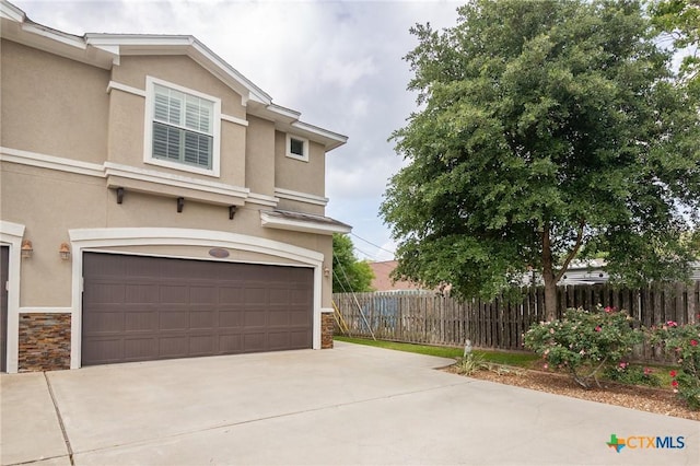 111 Fleetwood Dr, Victoria, TX 77901 - photo 2