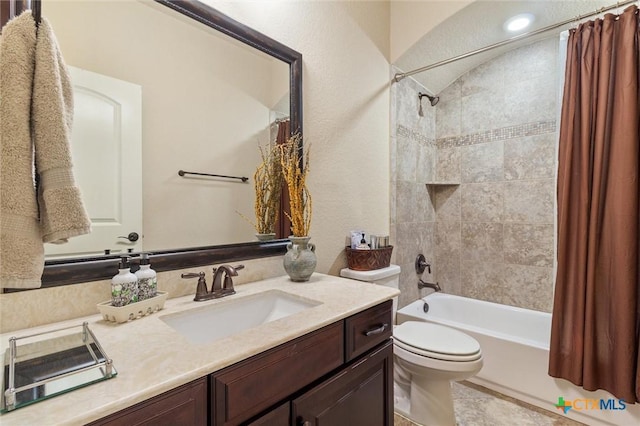 1919 Los Santos Dr, San Marcos, TX 78666 - full bathroom featuring toilet, shower / bathtub combination with curtain, and vanity