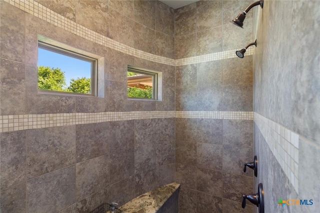 1919 Los Santos Dr, San Marcos, TX 78666 - full bath featuring tiled shower